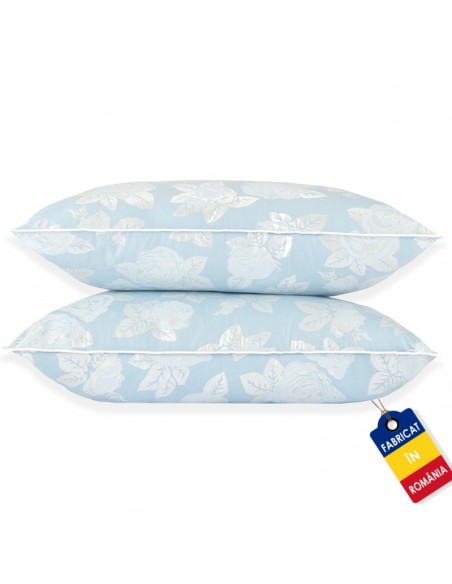 Set de 2 perne Pernador cu puf si pana de gasca, 50x70 cm, Albastru cu trandafiri argintii