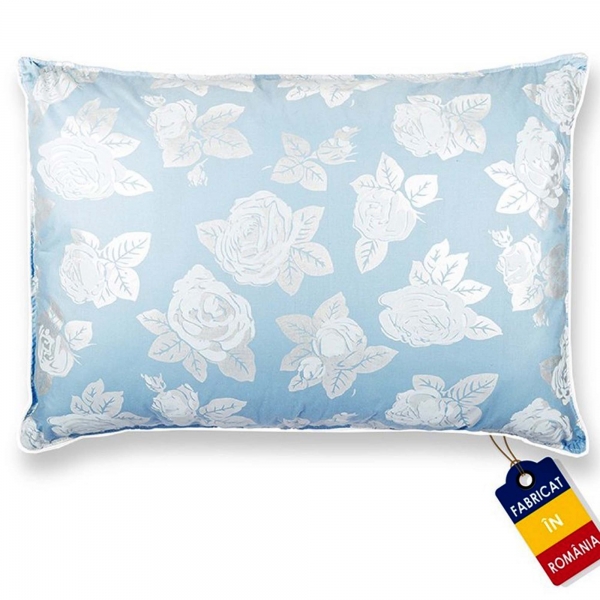 Perna Pernador cu puf si pana de gasca, 40x60 cm, Albastru cu trandafiri argintii