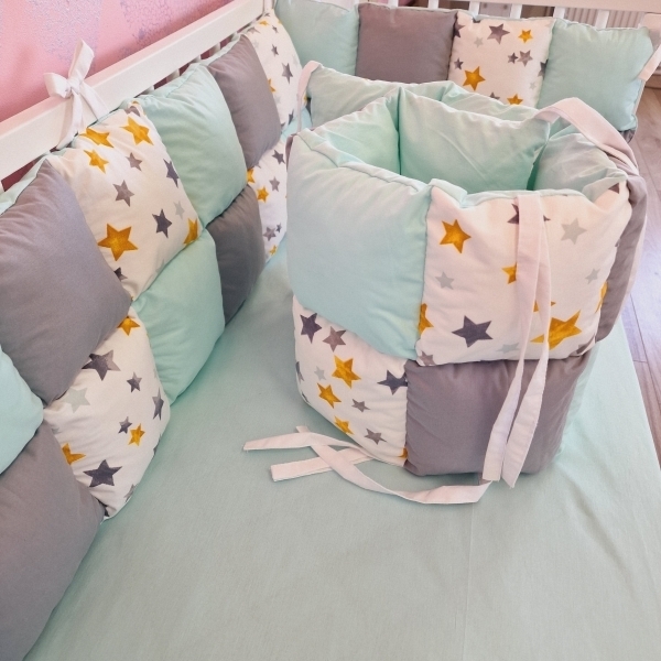 Aparatori de patut tip Patchwork gri cu fistic si stele