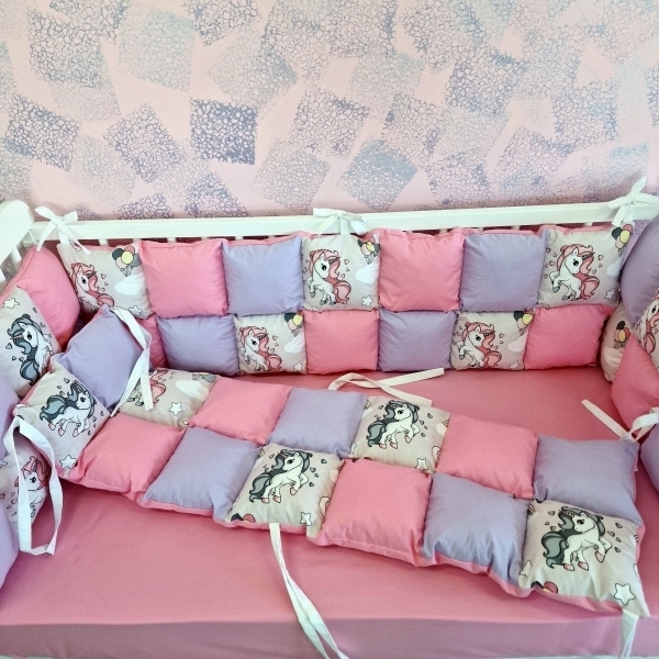 Aparatori de patut tip Patchwork mov cu roz si unicorn gri