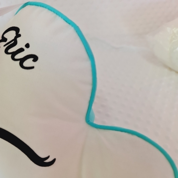 Perna decorativa Norisor cu picioare, alb cu turcoaz