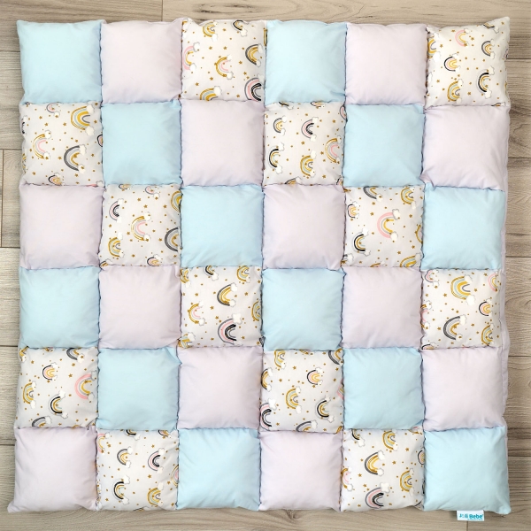 Saltea de joaca premium patchwork, 120 x 120 cm, lila cu blue si curcubee