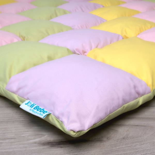 Saltea de joaca premium patchwork, 140 x 140 cm, roz cu galben si verde