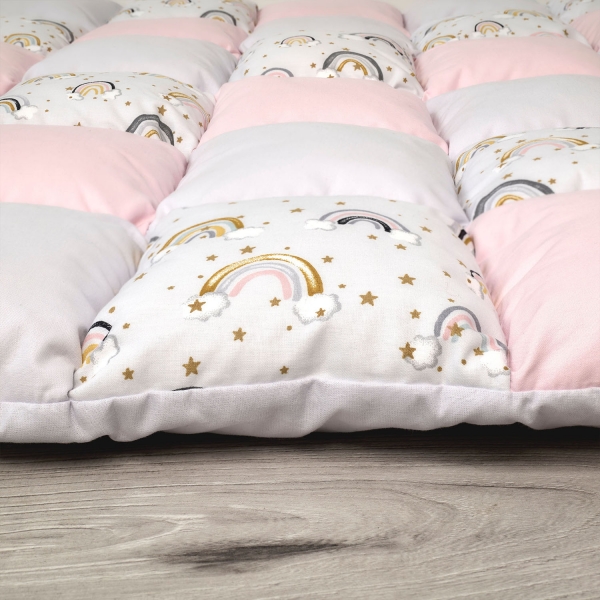 Saltea de joaca premium patchwork, 120 x 120 cm, roz pudra cu lila si curcubee