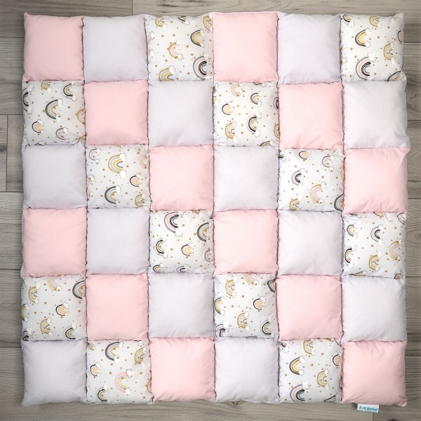 Saltea de joaca premium patchwork, 120 x 120 cm, roz pudra cu lila si curcubee