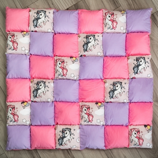 Cort de joaca Teepee, roz cu mov si unicorni